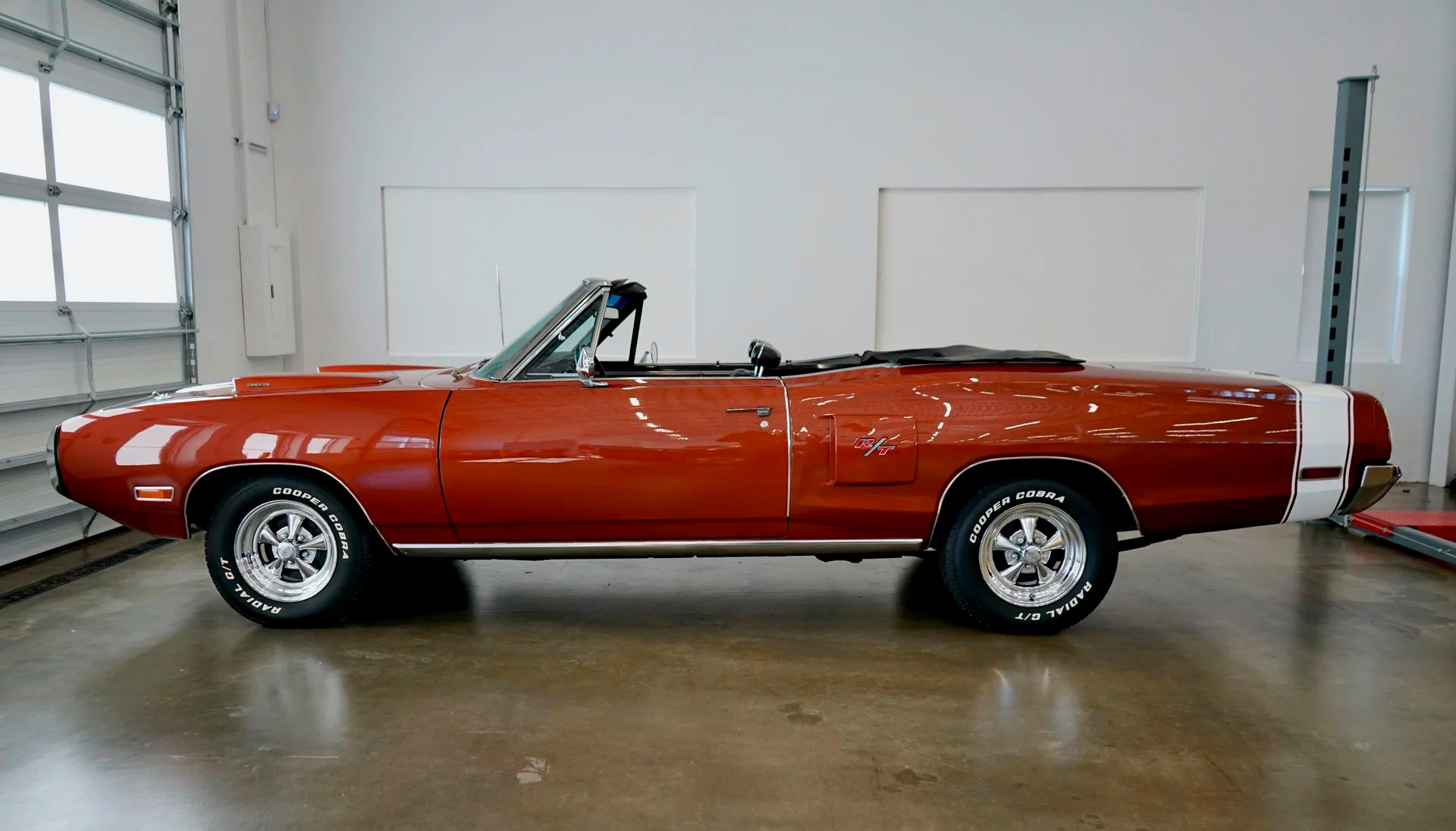 1970 Dodge Coronet - Image 2