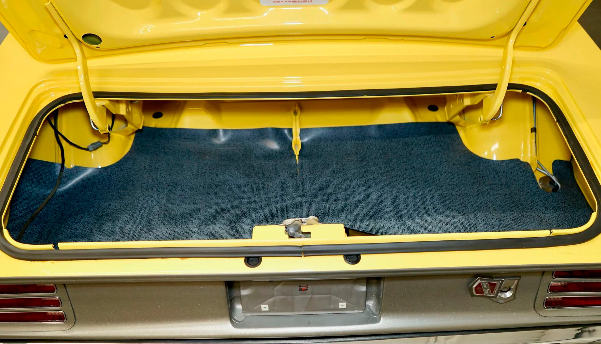 1970 Plymouth Barracuda - Image 10