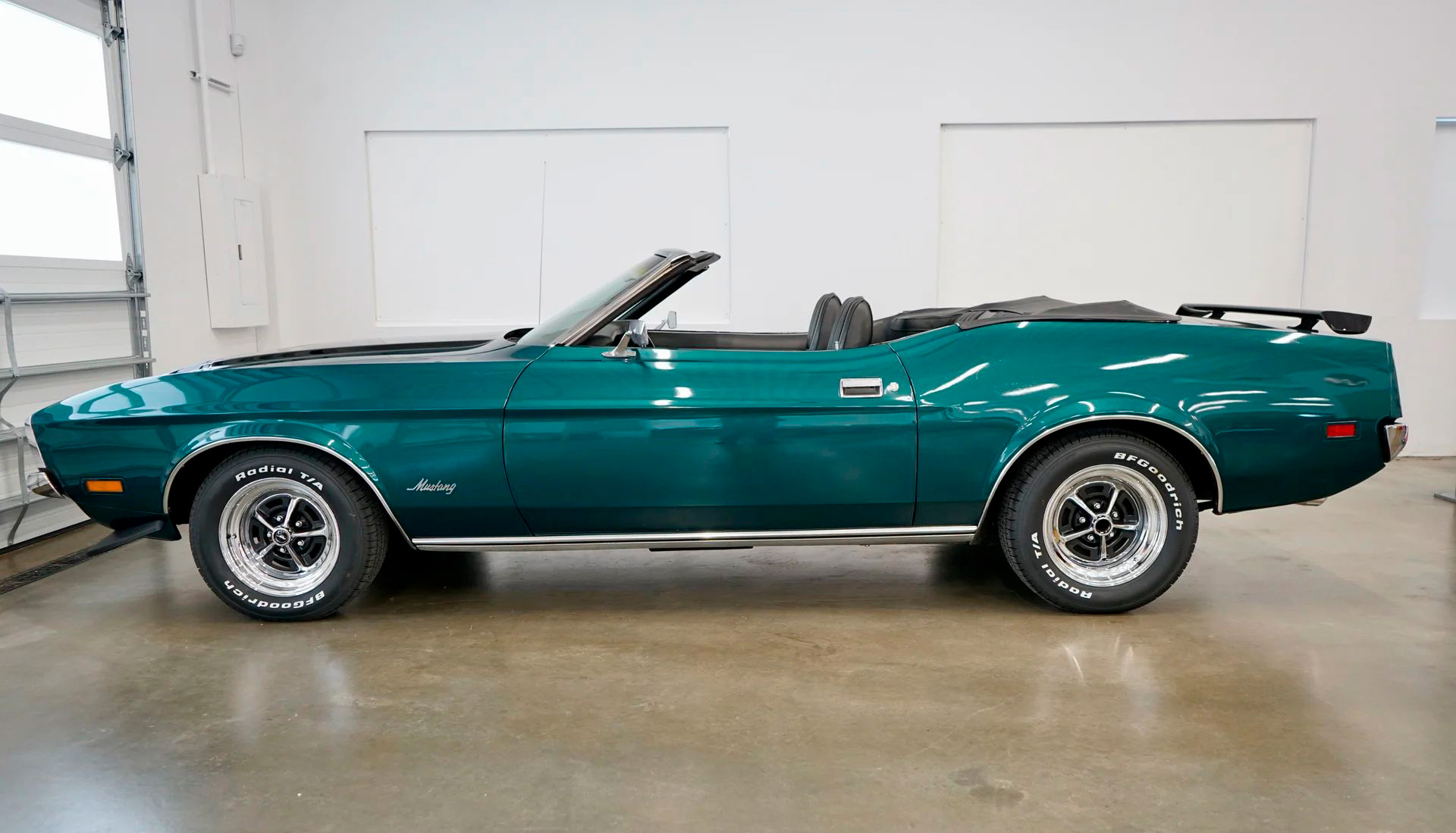 1972 Ford Mustang - Image 2